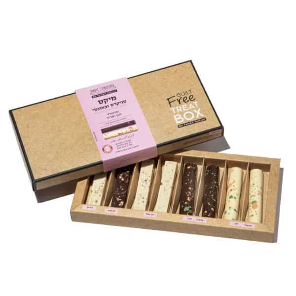 מארז מתנה מיקס סניקרס 8 יחידות